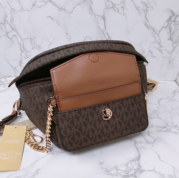 Michael Kors Maisie Large 2 in 1 Waist Pack - Picture 5 of 10